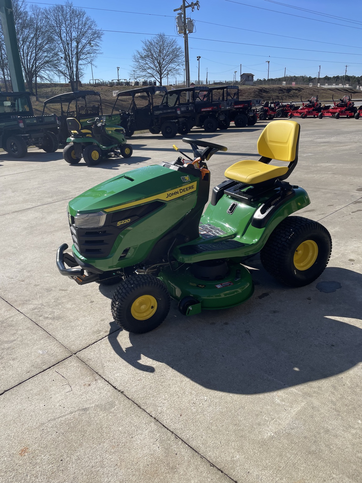 2025 John Deere S220 Image 4