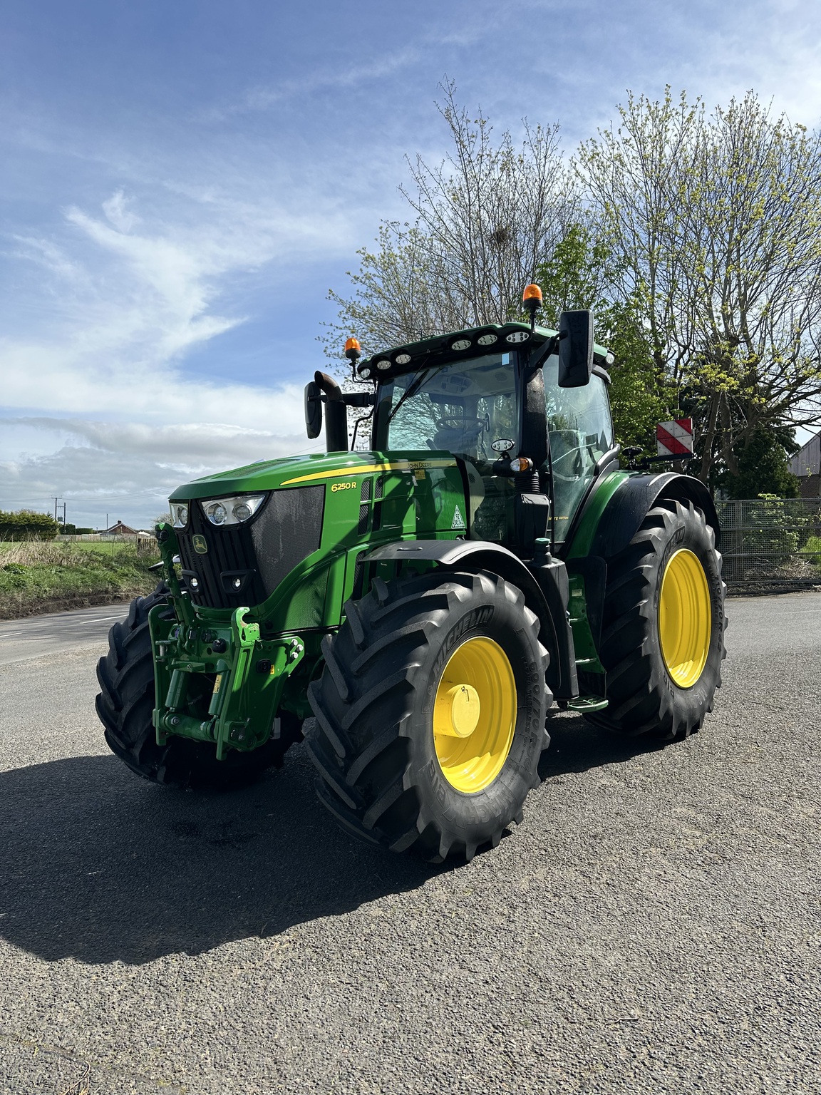 2022 John Deere 6250R