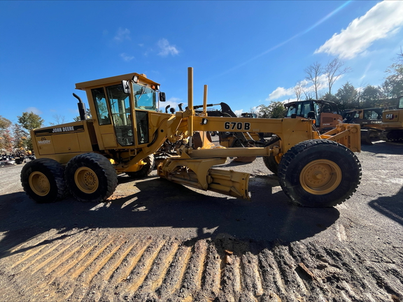 Photo of a 1996 John Deere 670B