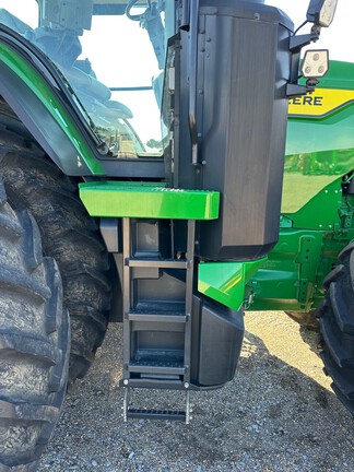 2023 John Deere 8R 310