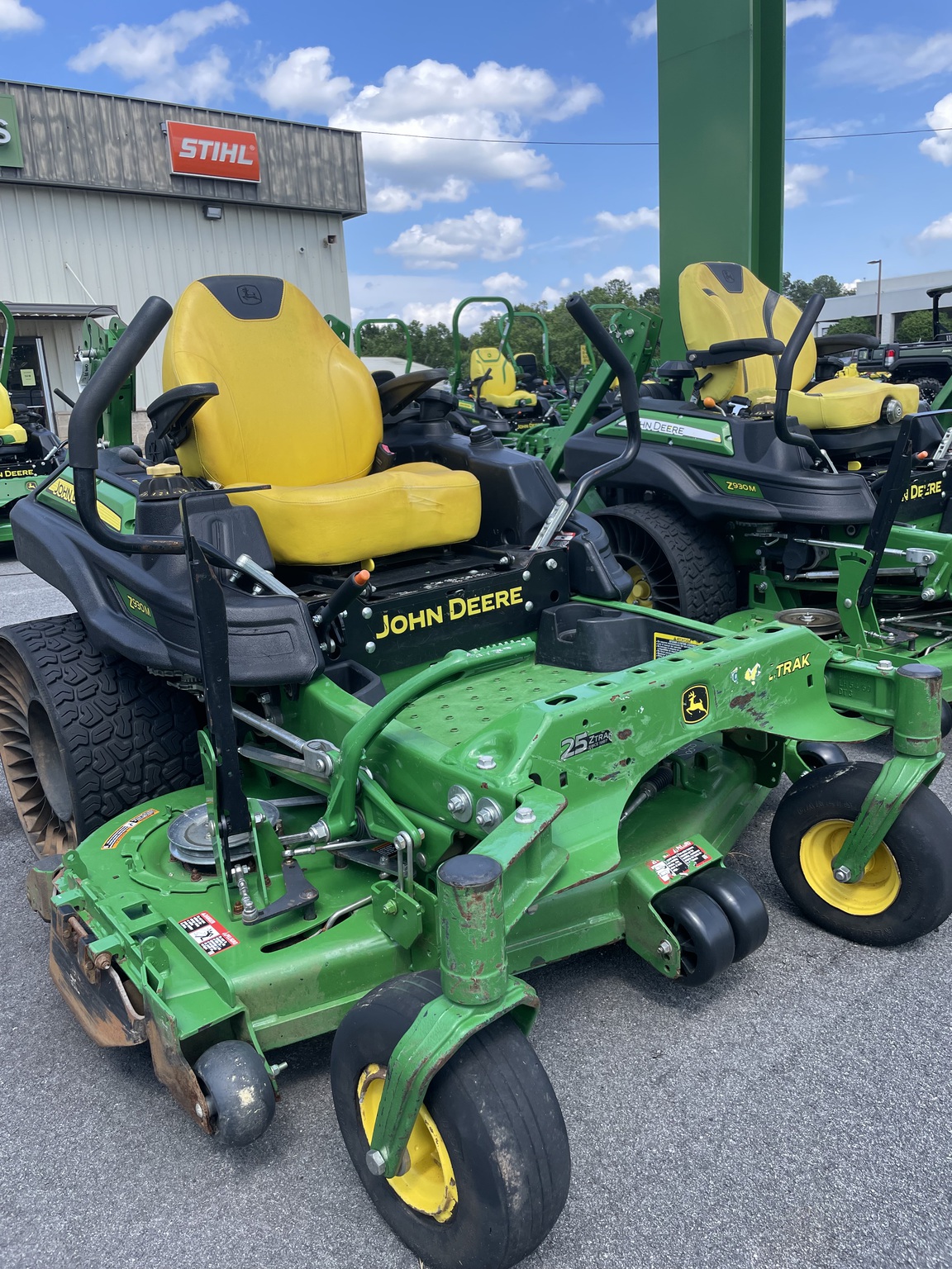 2022 John Deere Z930M Image 1