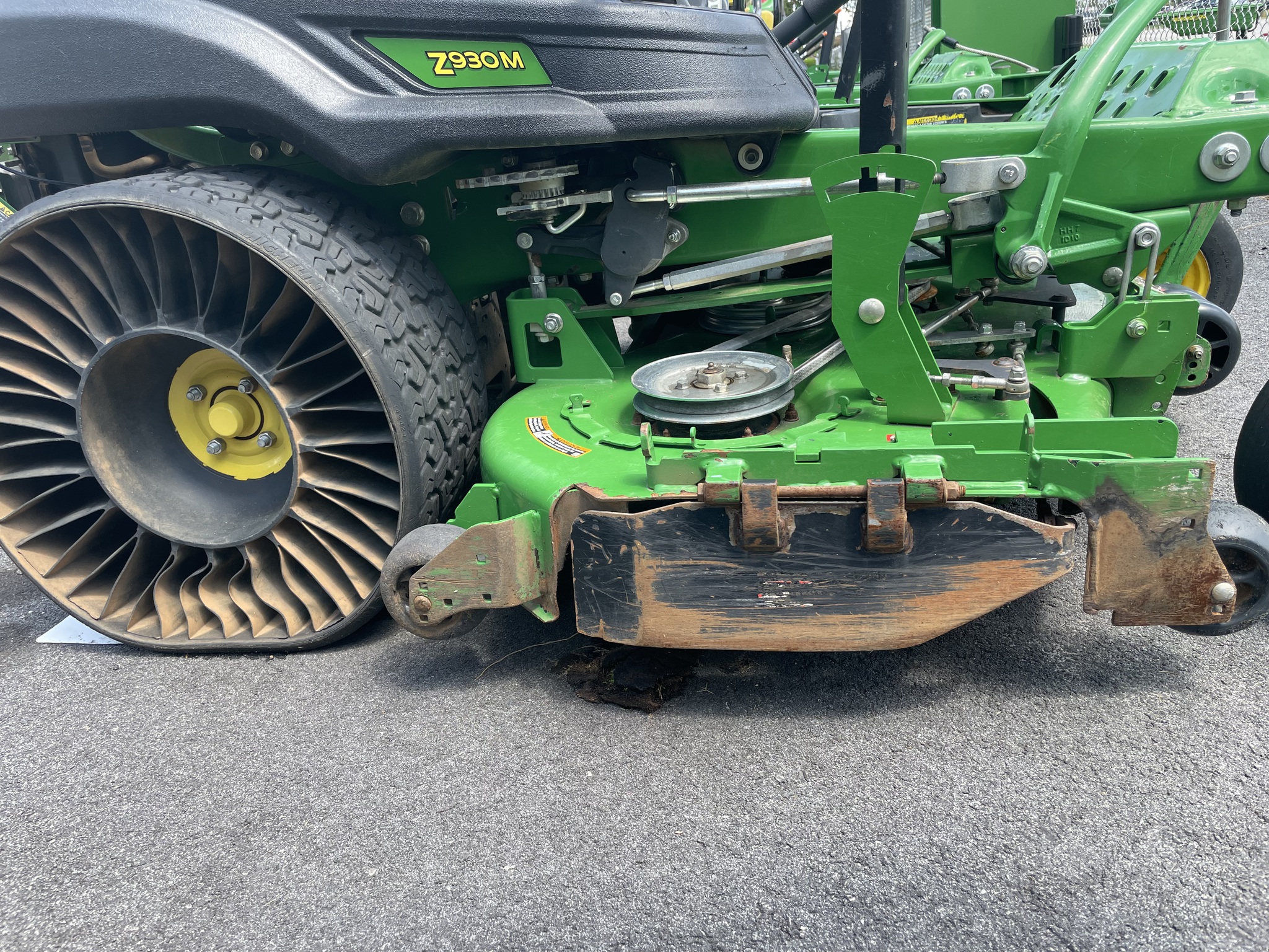 2022 John Deere Z930M Image 4