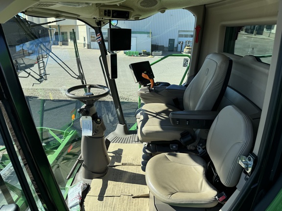 Used 2018 John Deere S790 Combines at Horizon Ag & Turf in Mayerthorpe, AB - Photo7