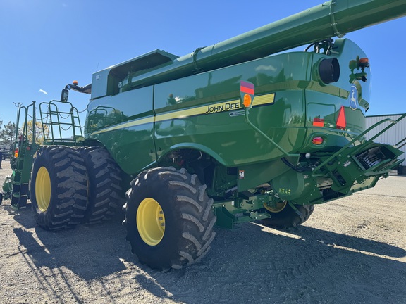 Used 2018 John Deere S790 Combines at Horizon Ag & Turf in Mayerthorpe, AB - Photo6