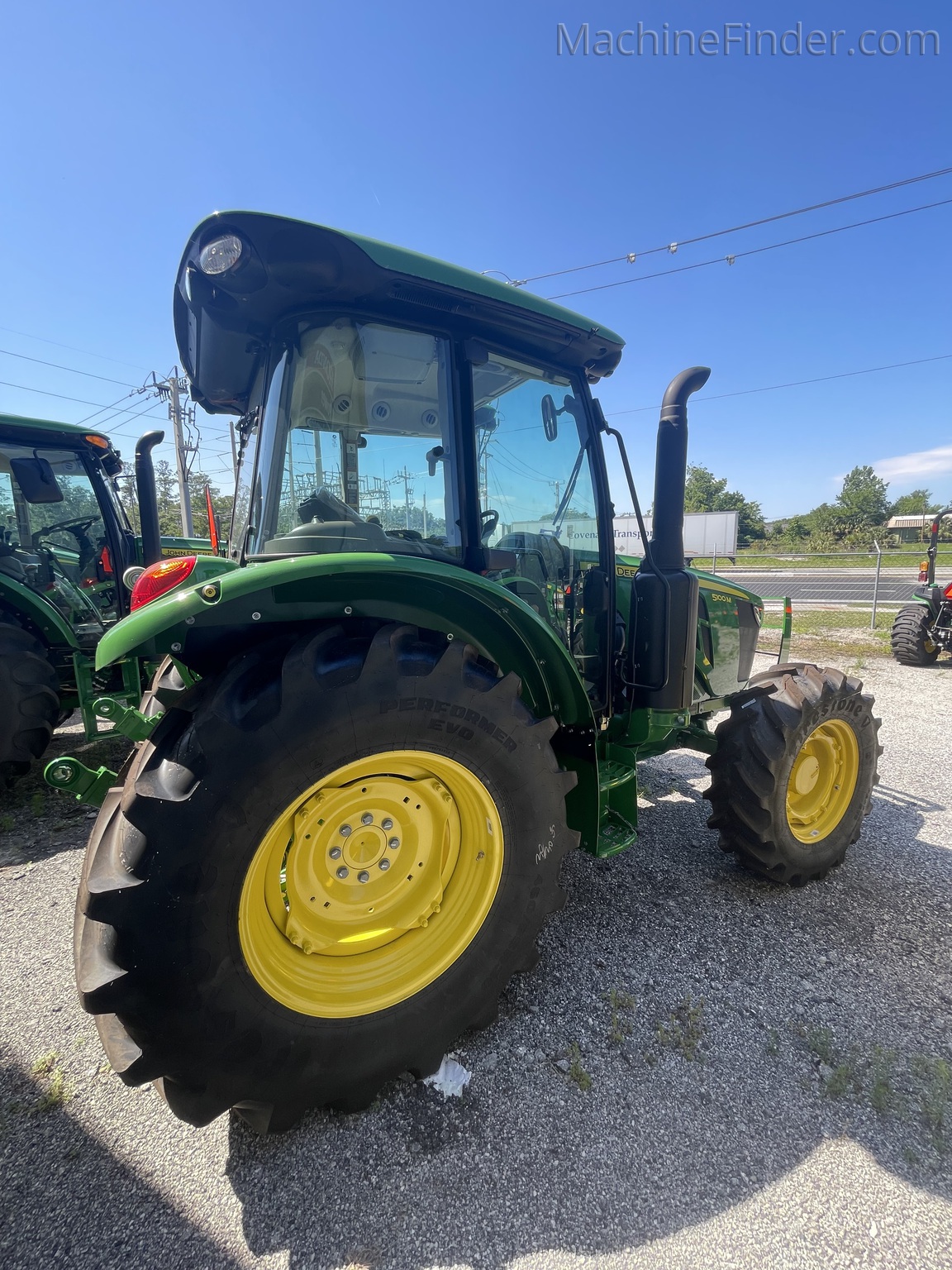 2024 John Deere 5105M Image 4