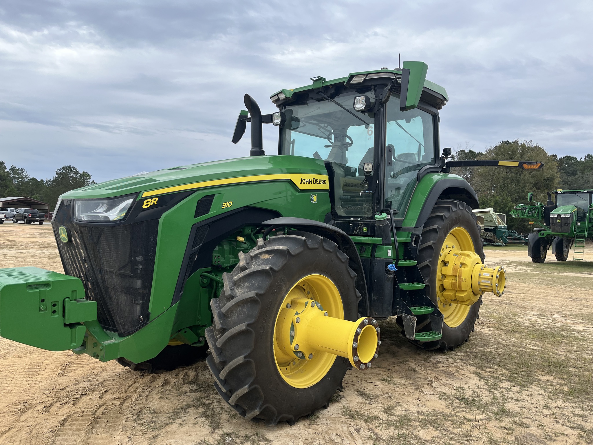 2023 John Deere 8R 310 Image 4