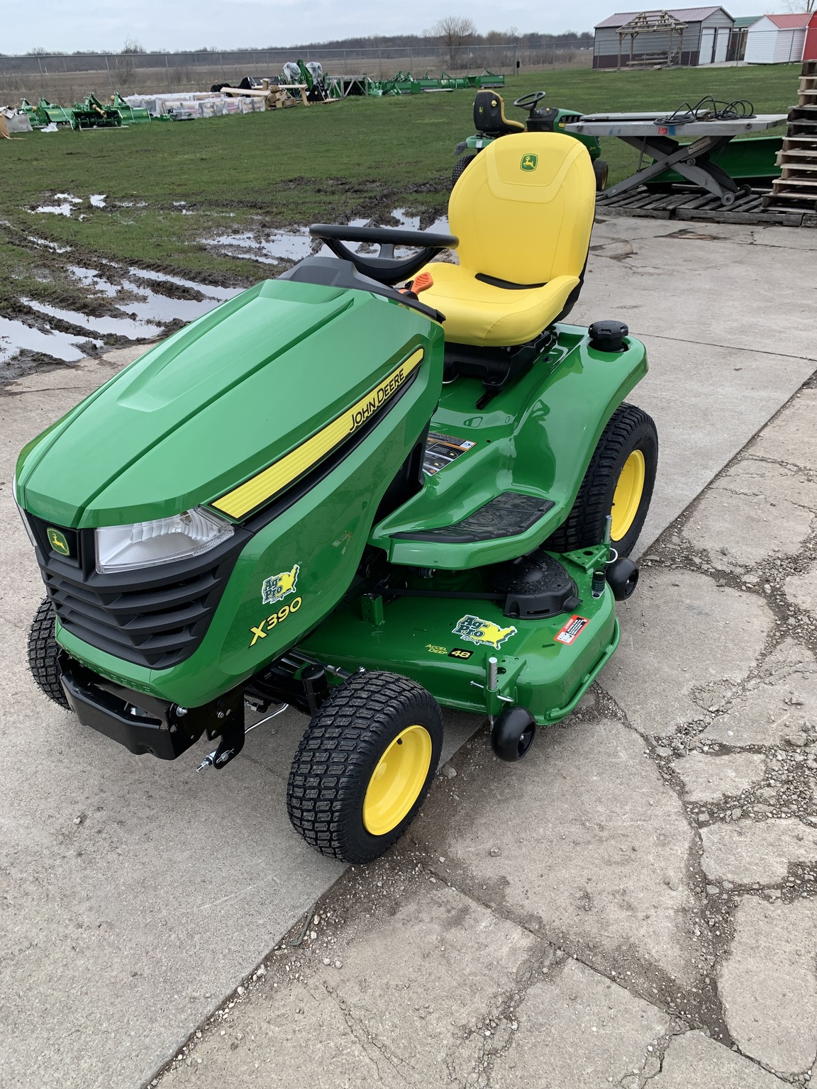 2024 John Deere X390 48 Image 6