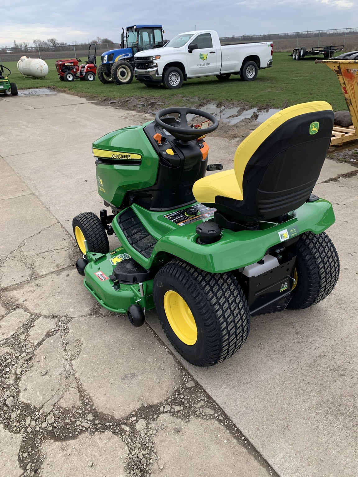 2024 John Deere X390 48 Image 4