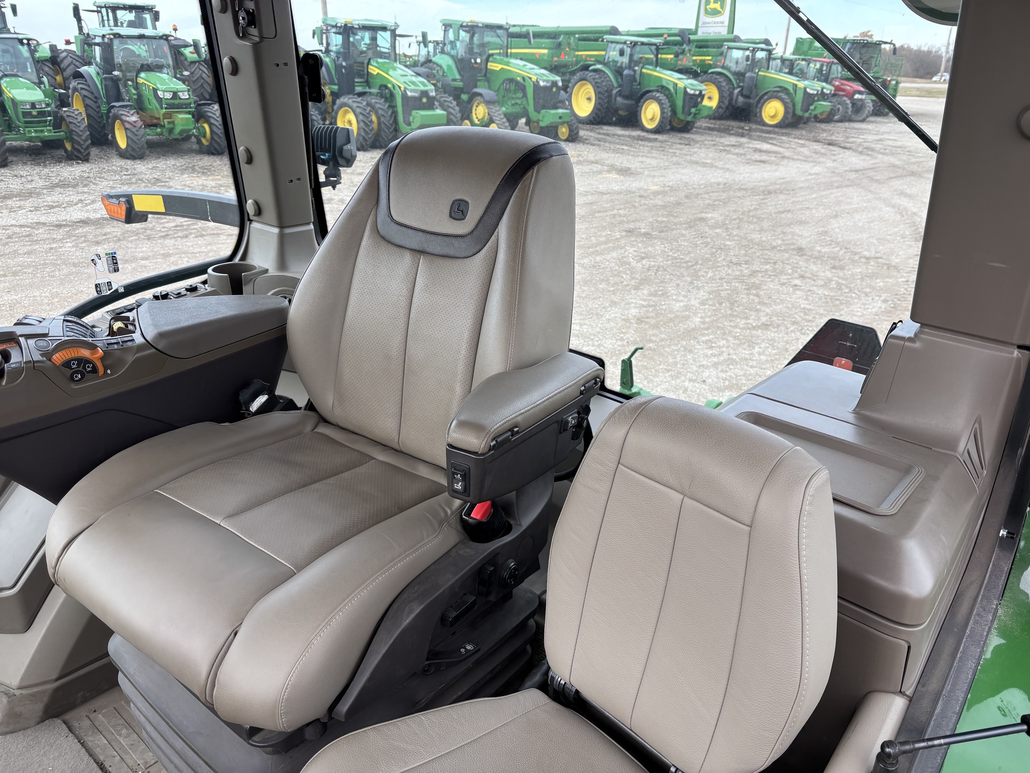  2022 John Deere 8R 310 at Heritage Tractor in Brimfield, IL
