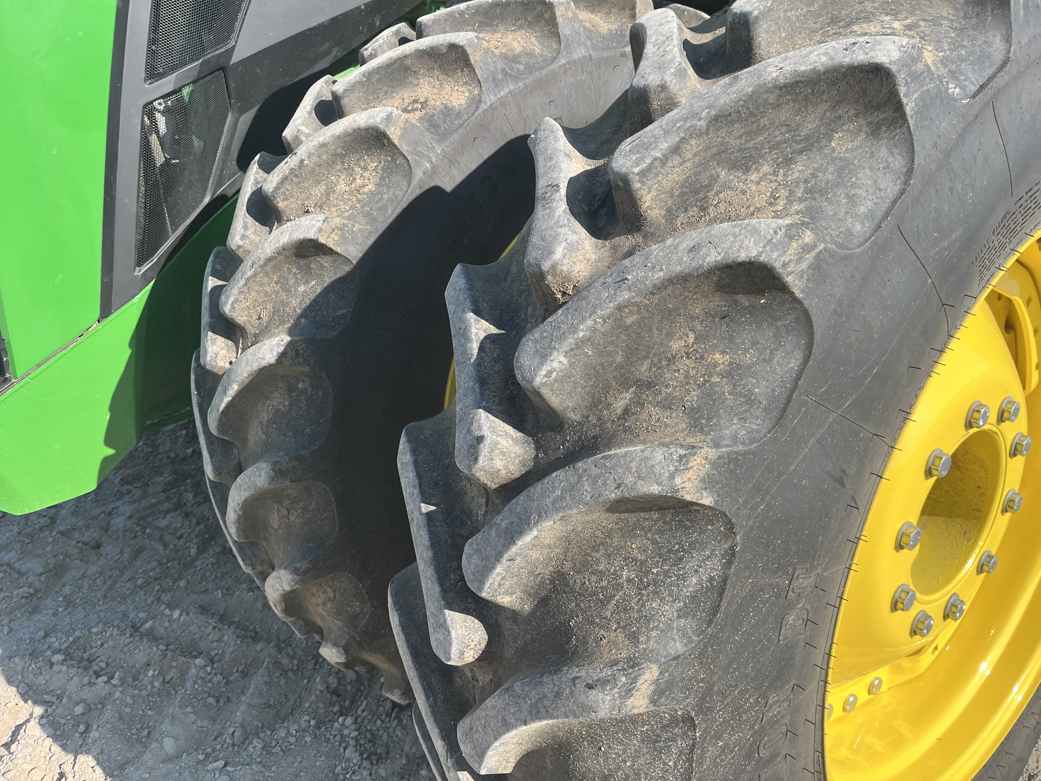  2024 John Deere 8R 370 at Heritage Tractor in Kewanee, IL