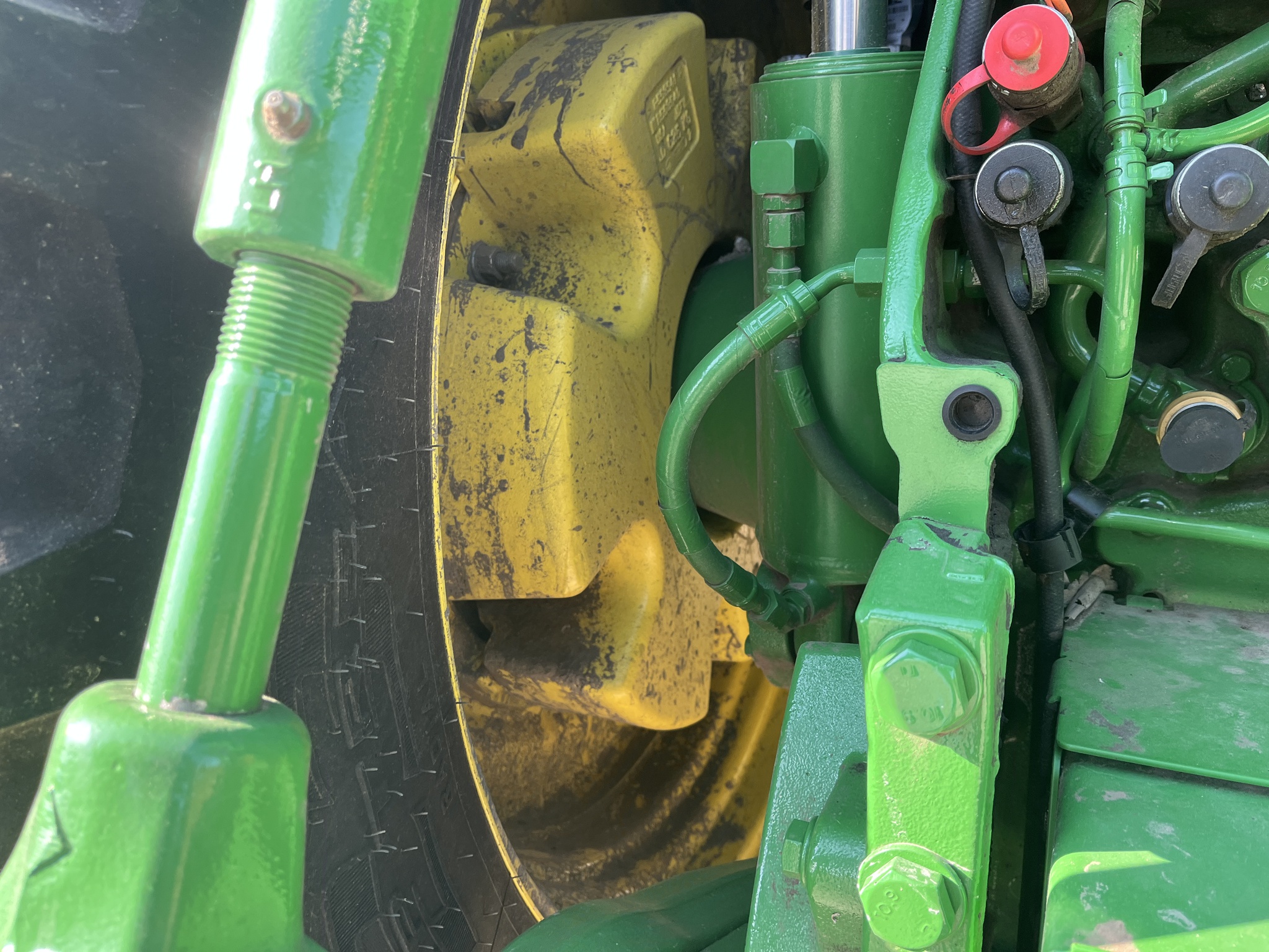  2024 John Deere 8R 370 at Heritage Tractor in Kewanee, IL