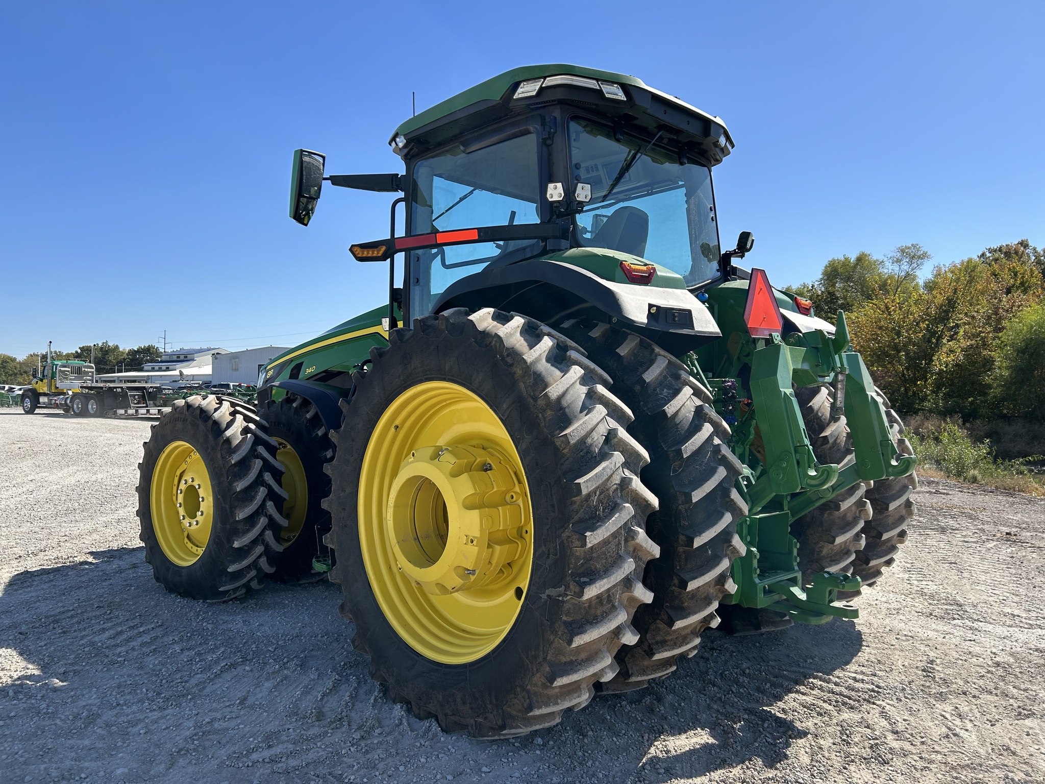  2023 John Deere 8R 340 at Heritage Tractor in Pittsburg, KS