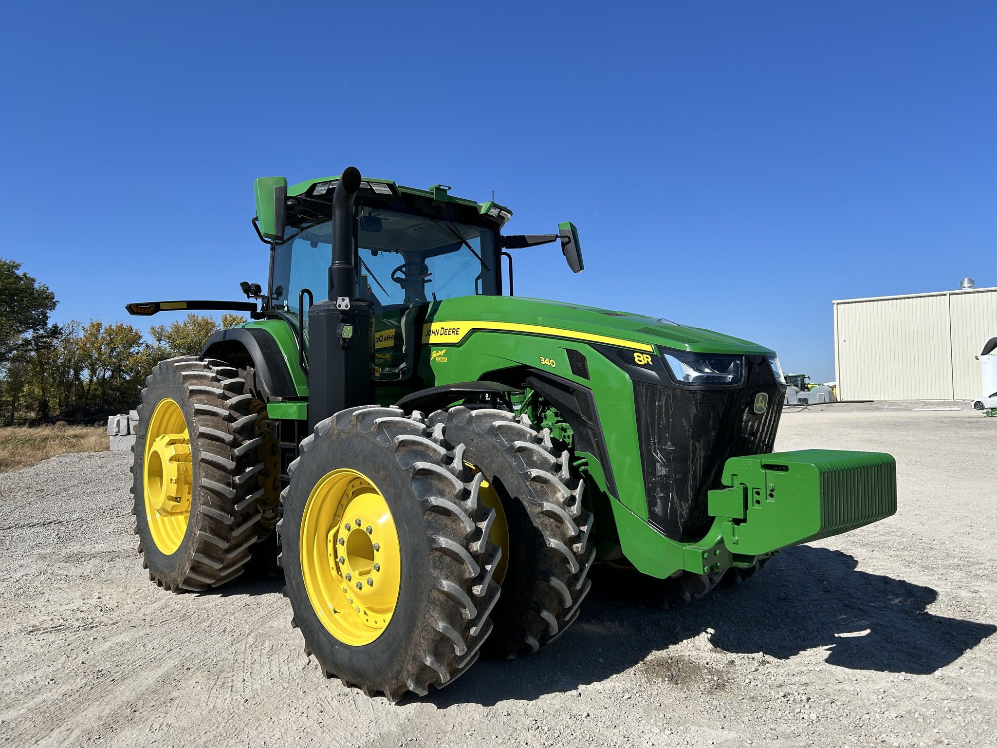  2023 John Deere 8R 340 at Heritage Tractor in Pittsburg, KS