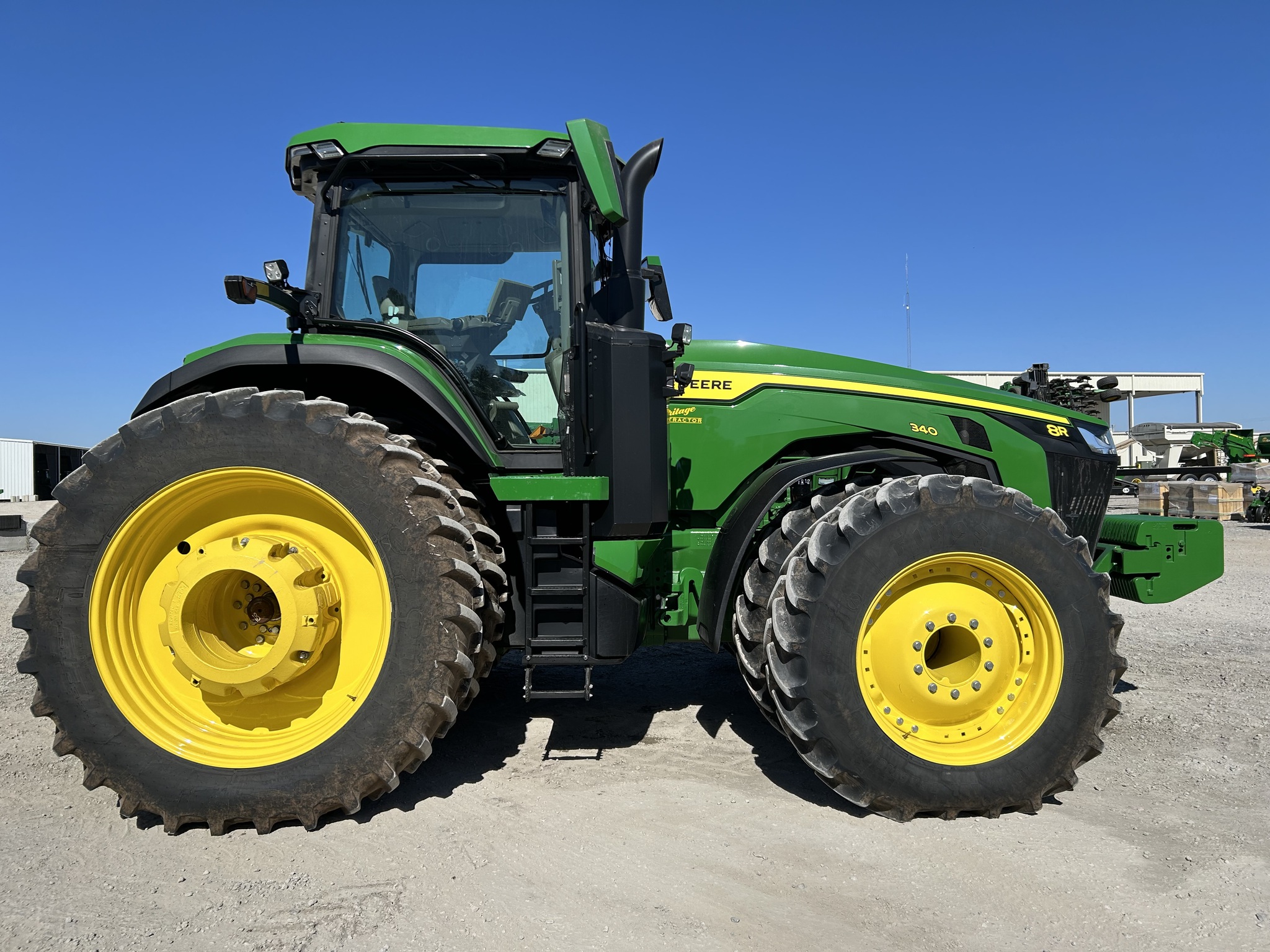  2023 John Deere 8R 340 at Heritage Tractor in Pittsburg, KS