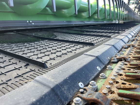 Used 2024 John Deere HD50R Combine Platforms at Horizon Ag & Turf in High Prairie, AB - Photo14