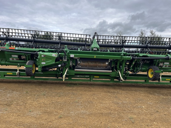 Used 2024 John Deere HD50R Combine Platforms at Horizon Ag & Turf in High Prairie, AB - Photo3