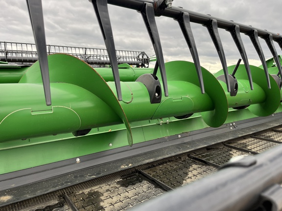 Used 2024 John Deere HD50R Combine Platforms at Horizon Ag & Turf in High Prairie, AB - Photo21