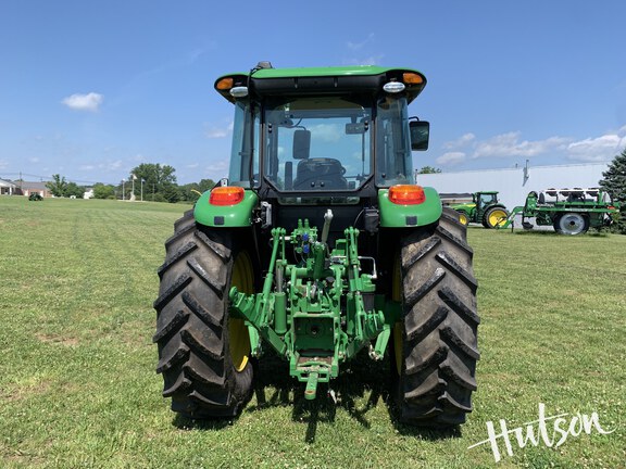 Photo of 2023 John Deere 6105E