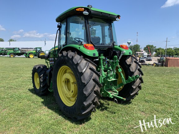 Photo of 2023 John Deere 6105E
