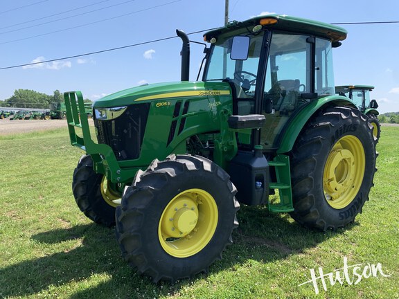 Photo of 2023 John Deere 6105E