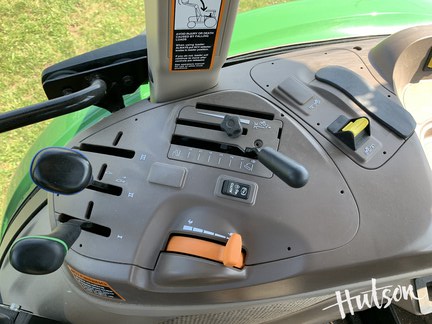 Photo of 2023 John Deere 6105E