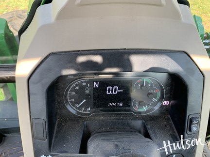 Photo of 2023 John Deere 6105E