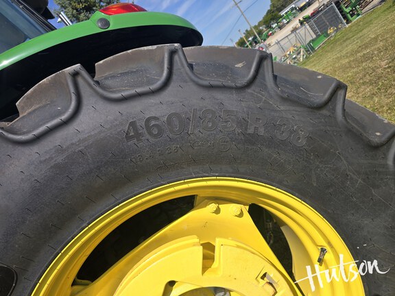 Photo of 2023 John Deere 6105E