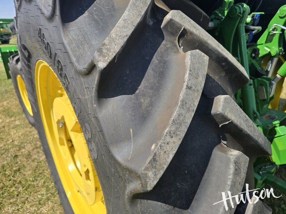Photo of 2023 John Deere 6105E
