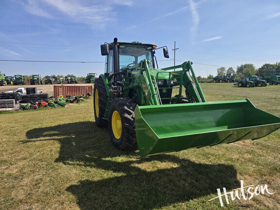 Photo of 2023 John Deere 6105E