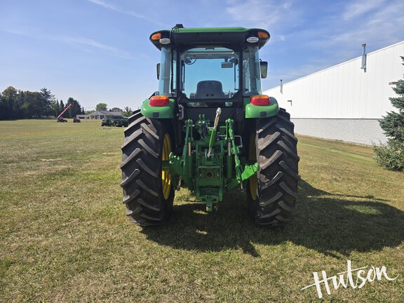 Photo of 2023 John Deere 6105E