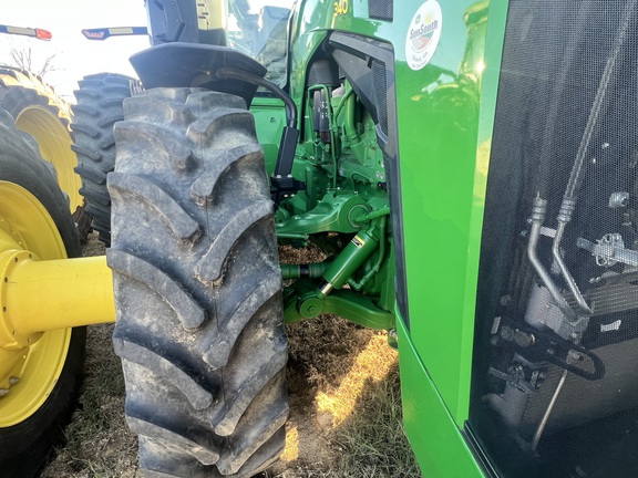 2023 John Deere 8R 340 Photo 2