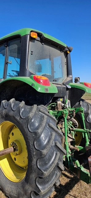 2018 John Deere 6110M Image 2