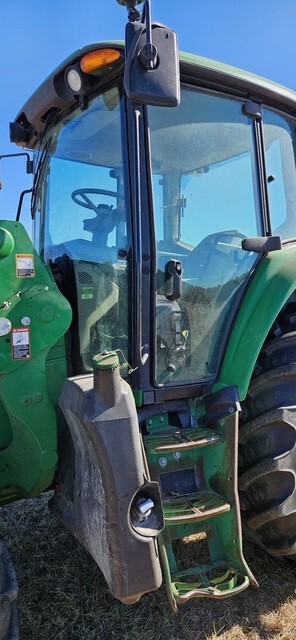 2018 John Deere 6110M Image 5