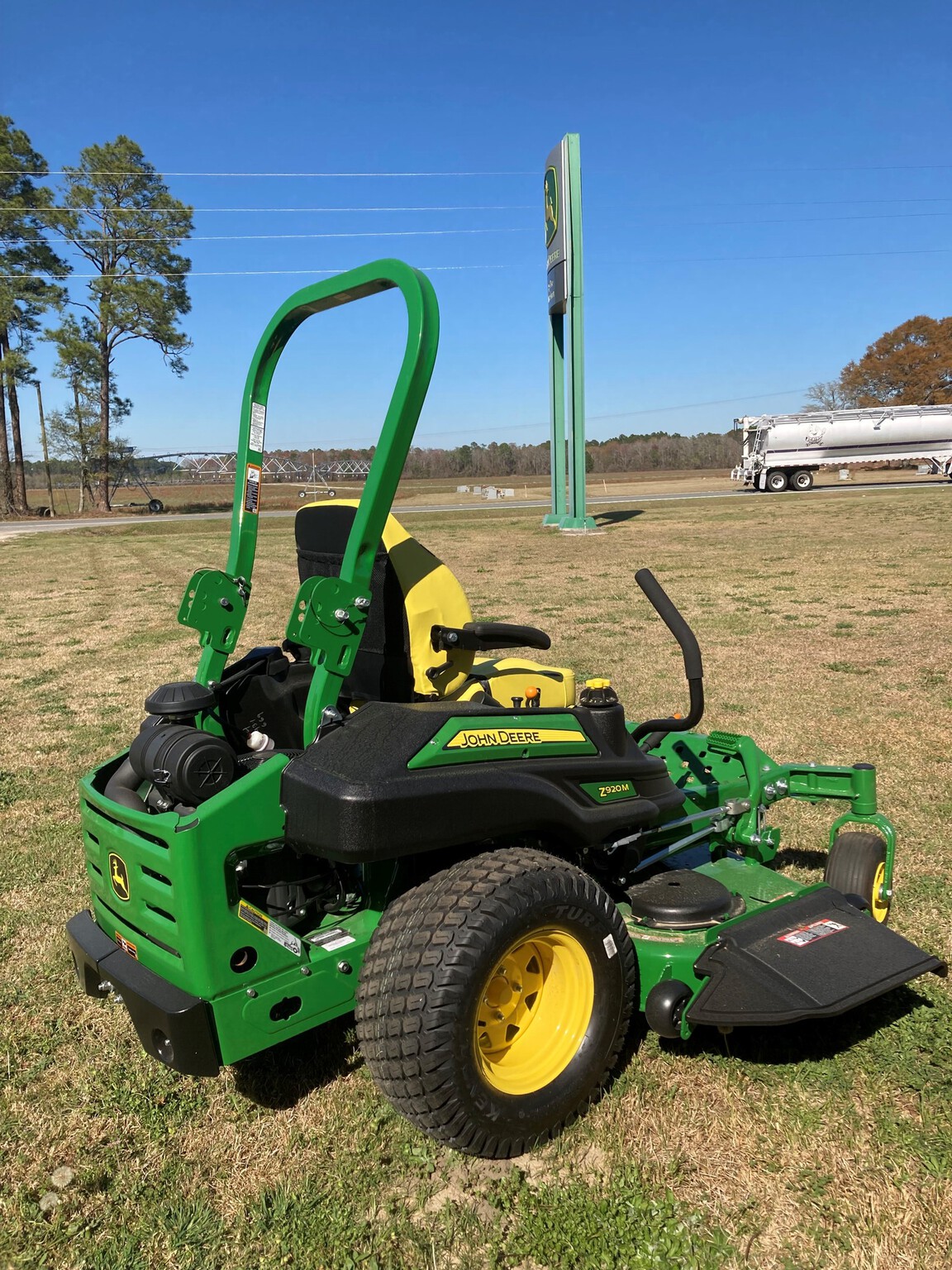 2025 John Deere Z920M Image 3