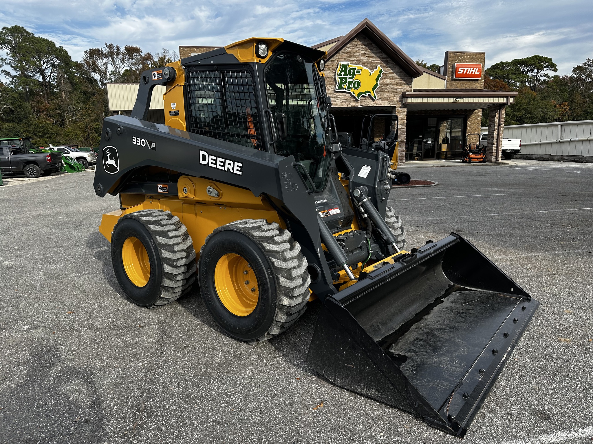 2025 John Deere 330 P Image 1