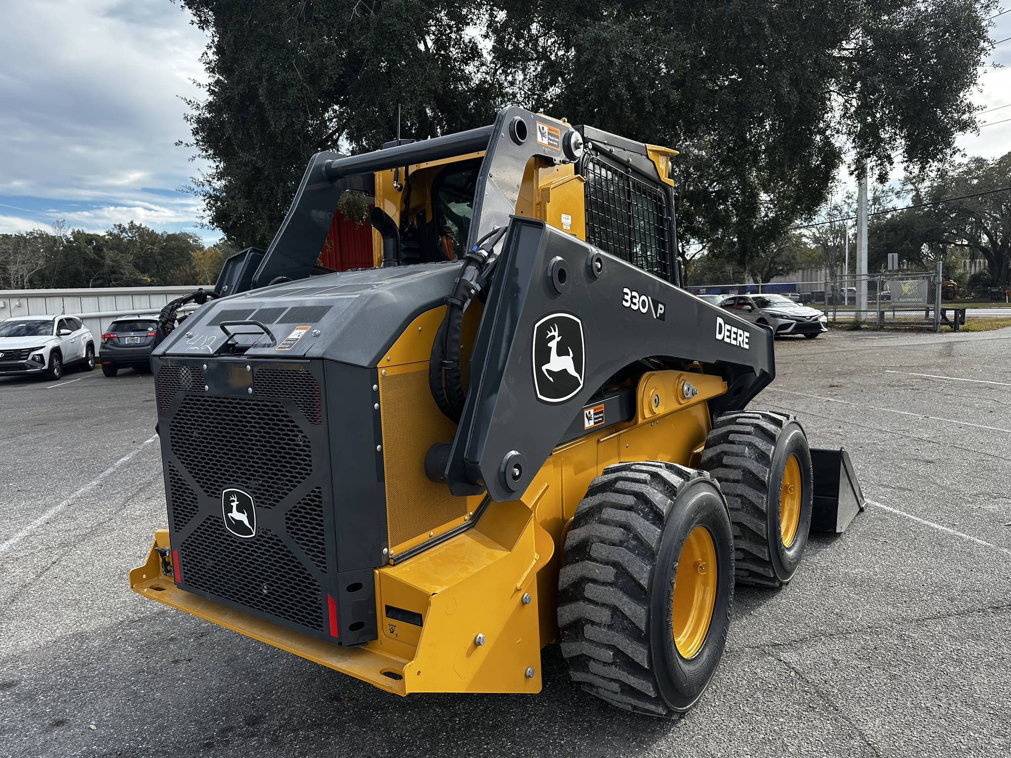2025 John Deere 330 P Image 3