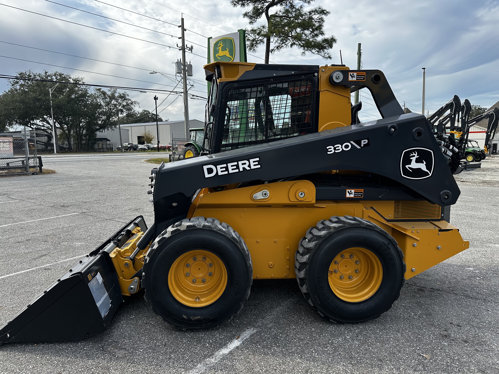 2025 John Deere 330 P Image 5