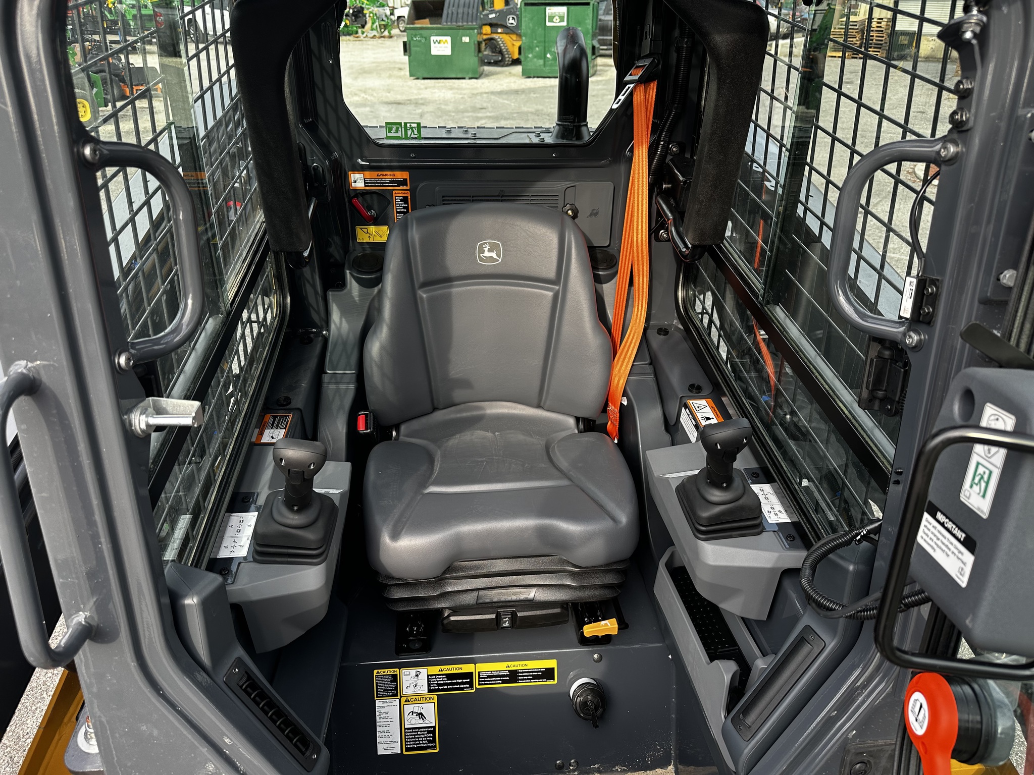 2025 John Deere 330 P Image 7