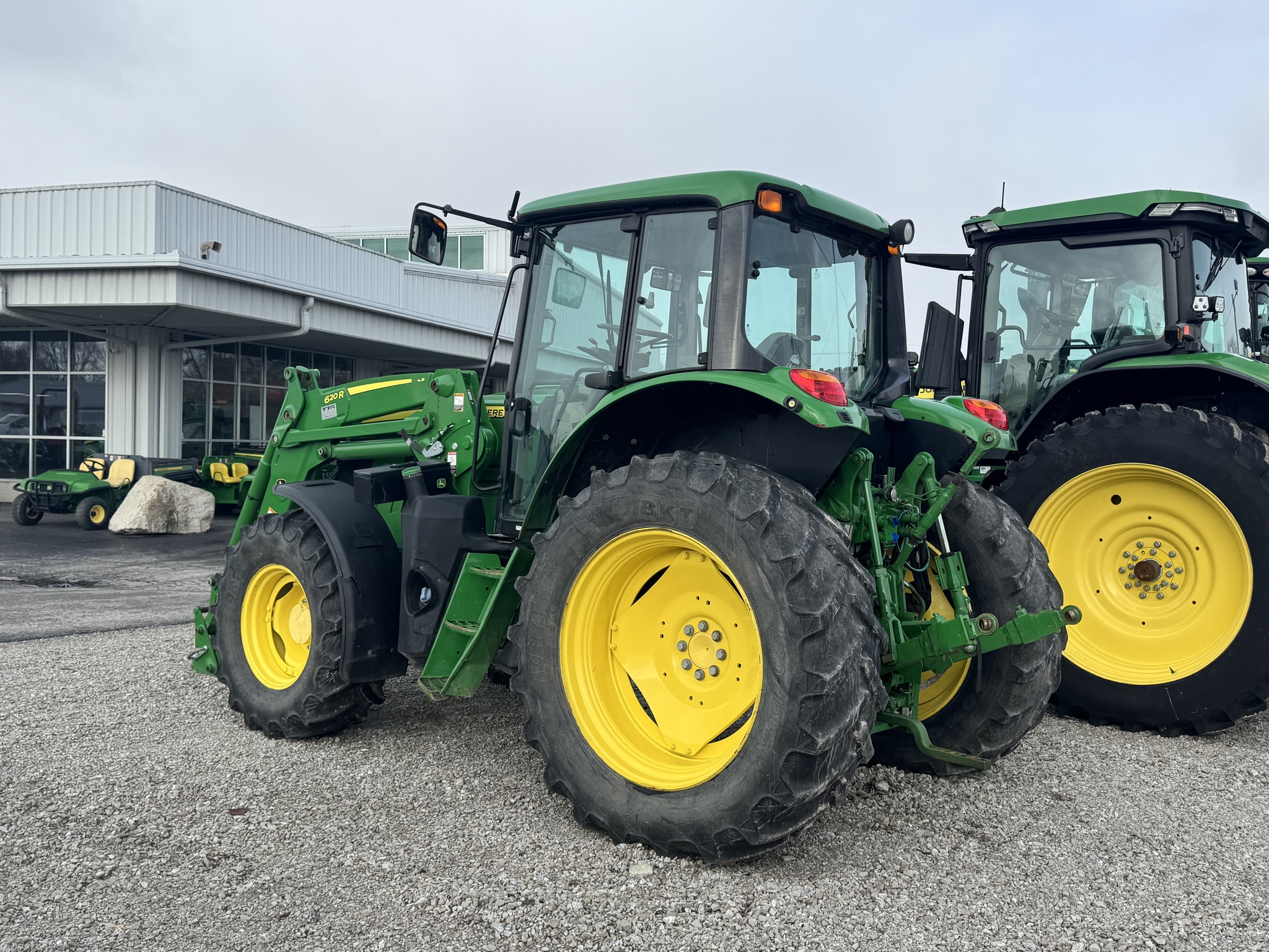 2019 John Deere 6130M Image 5