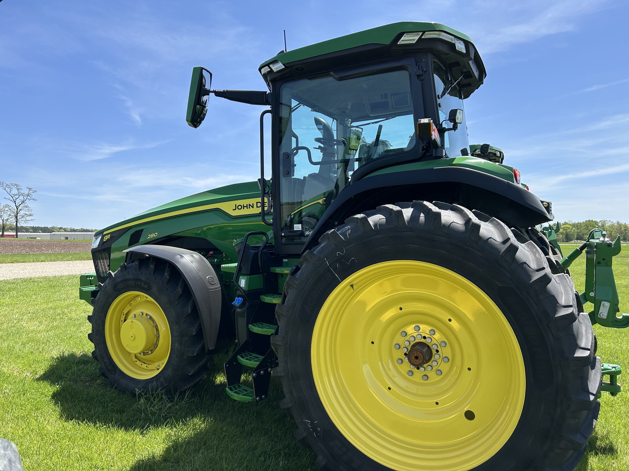  2024 John Deere 8R 280 at Heritage Tractor in Lacon, IL