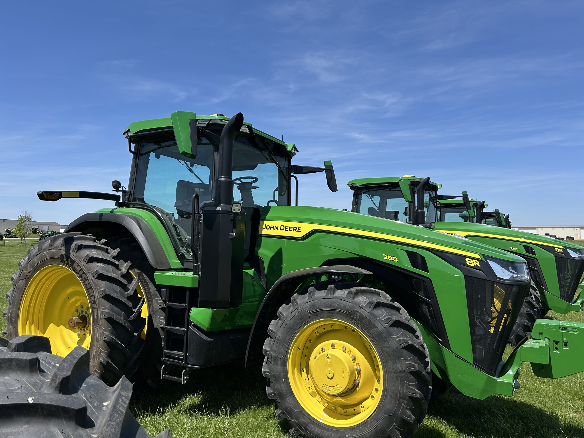  2024 John Deere 8R 280 at Heritage Tractor in Lacon, IL