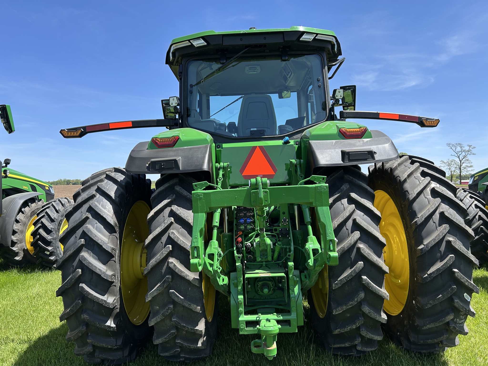  2024 John Deere 8R 280 at Heritage Tractor in Lacon, IL