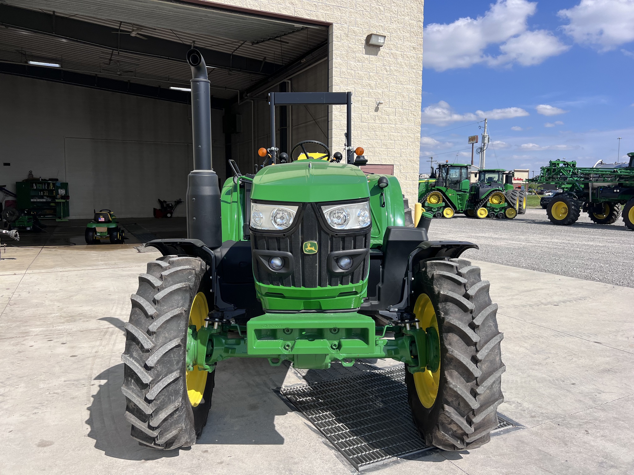 2023 John Deere 6130M Image 10