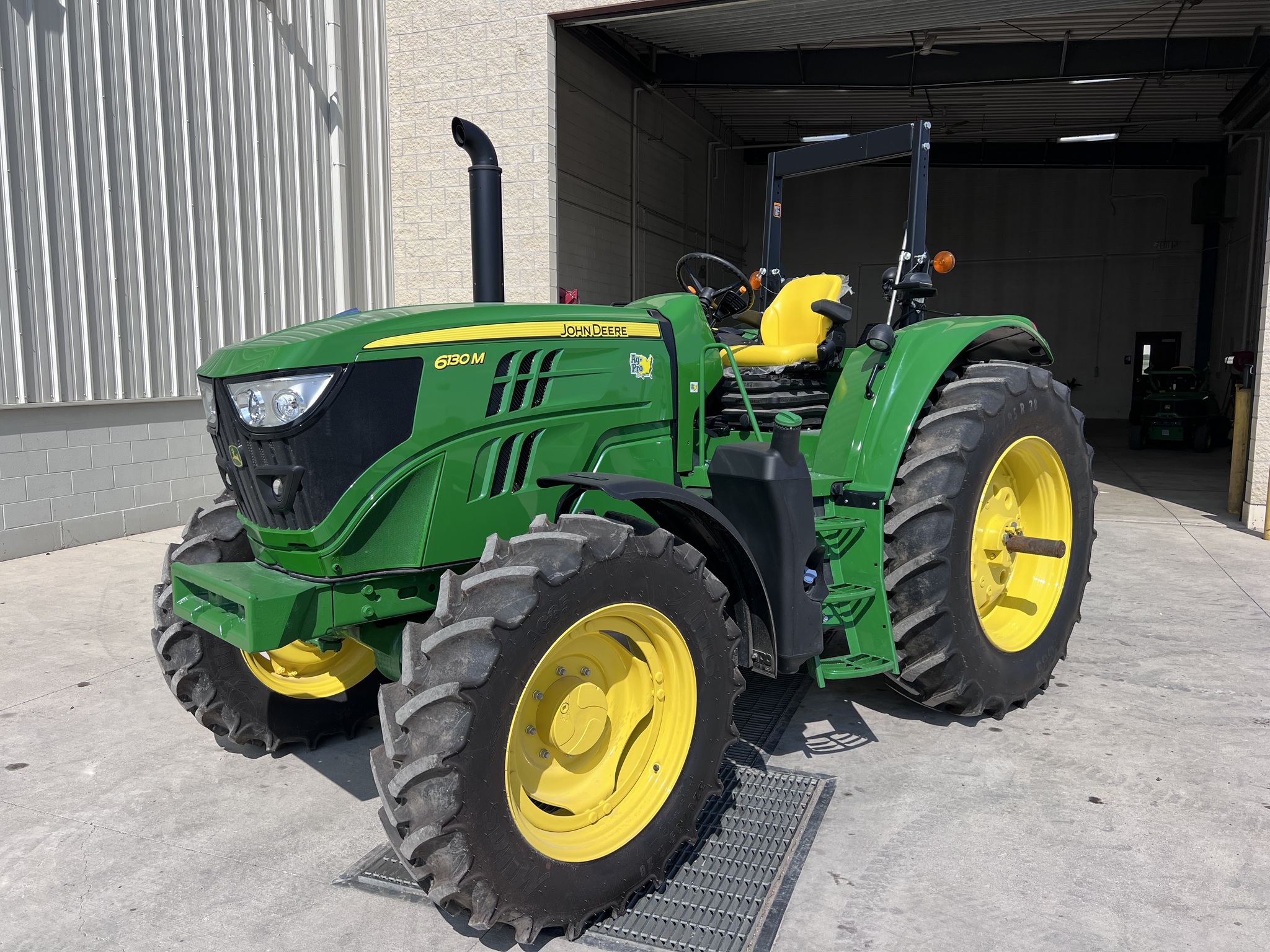 2023 John Deere 6130M Image 9