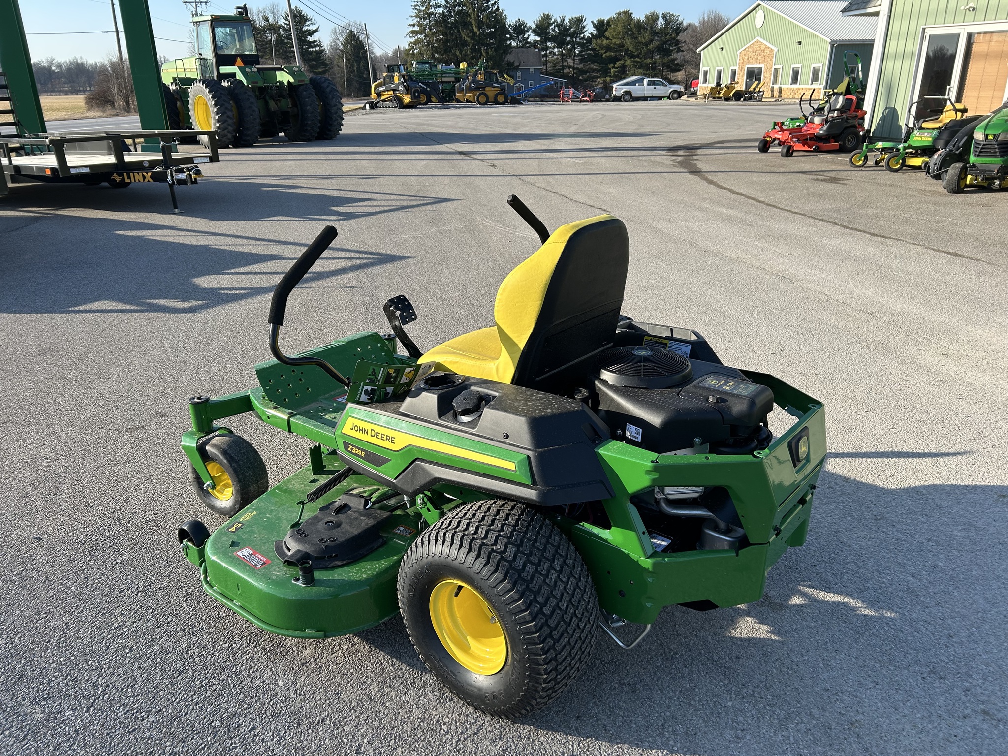 2025 John Deere Z325E Image 5