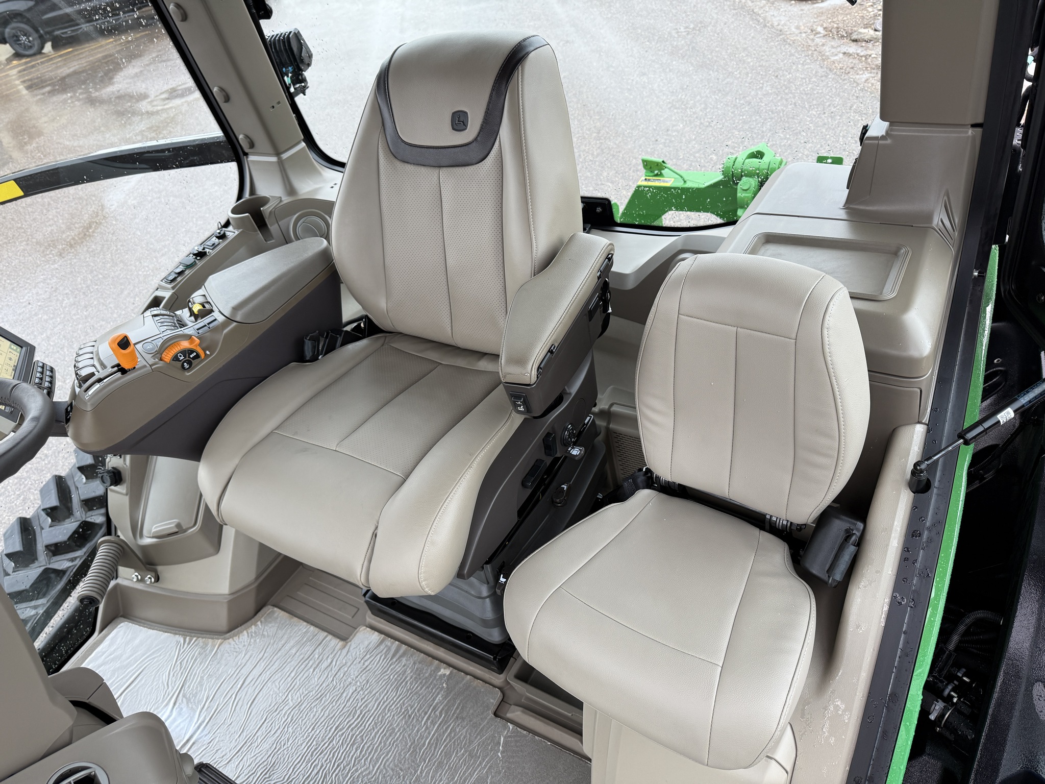 2023 John Deere 8RT 370 Image 13