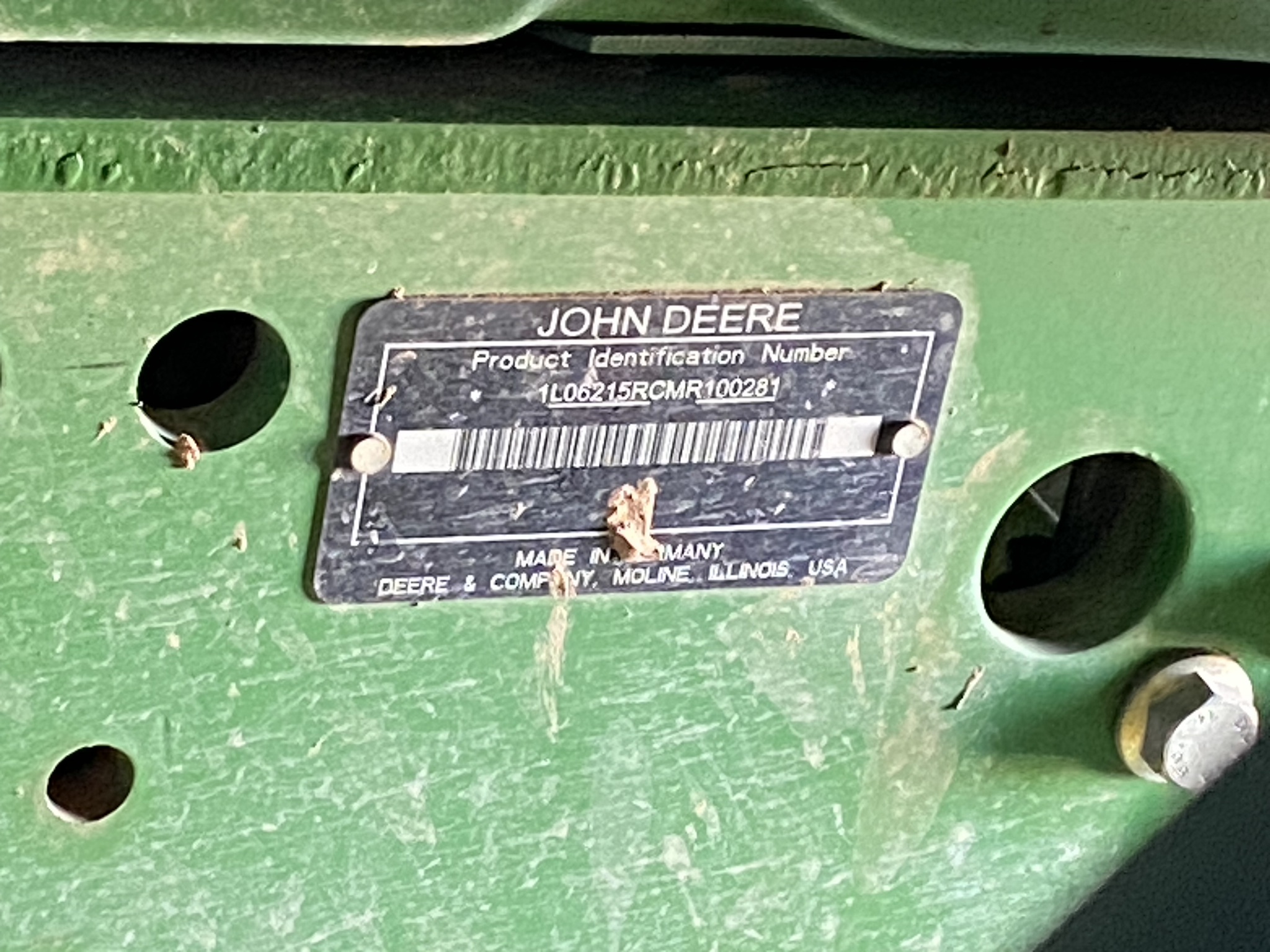 2021 John Deere 6215R Image 2