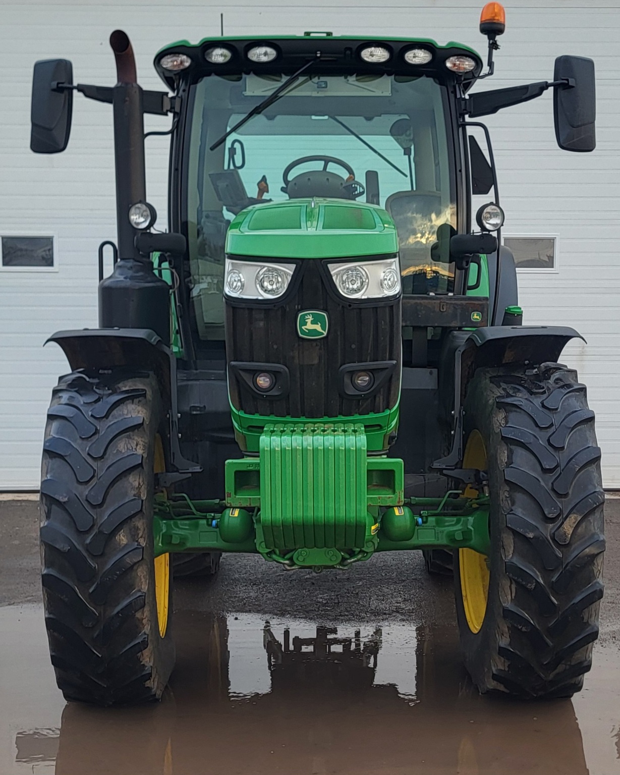 2021 John Deere 6215R Image 3