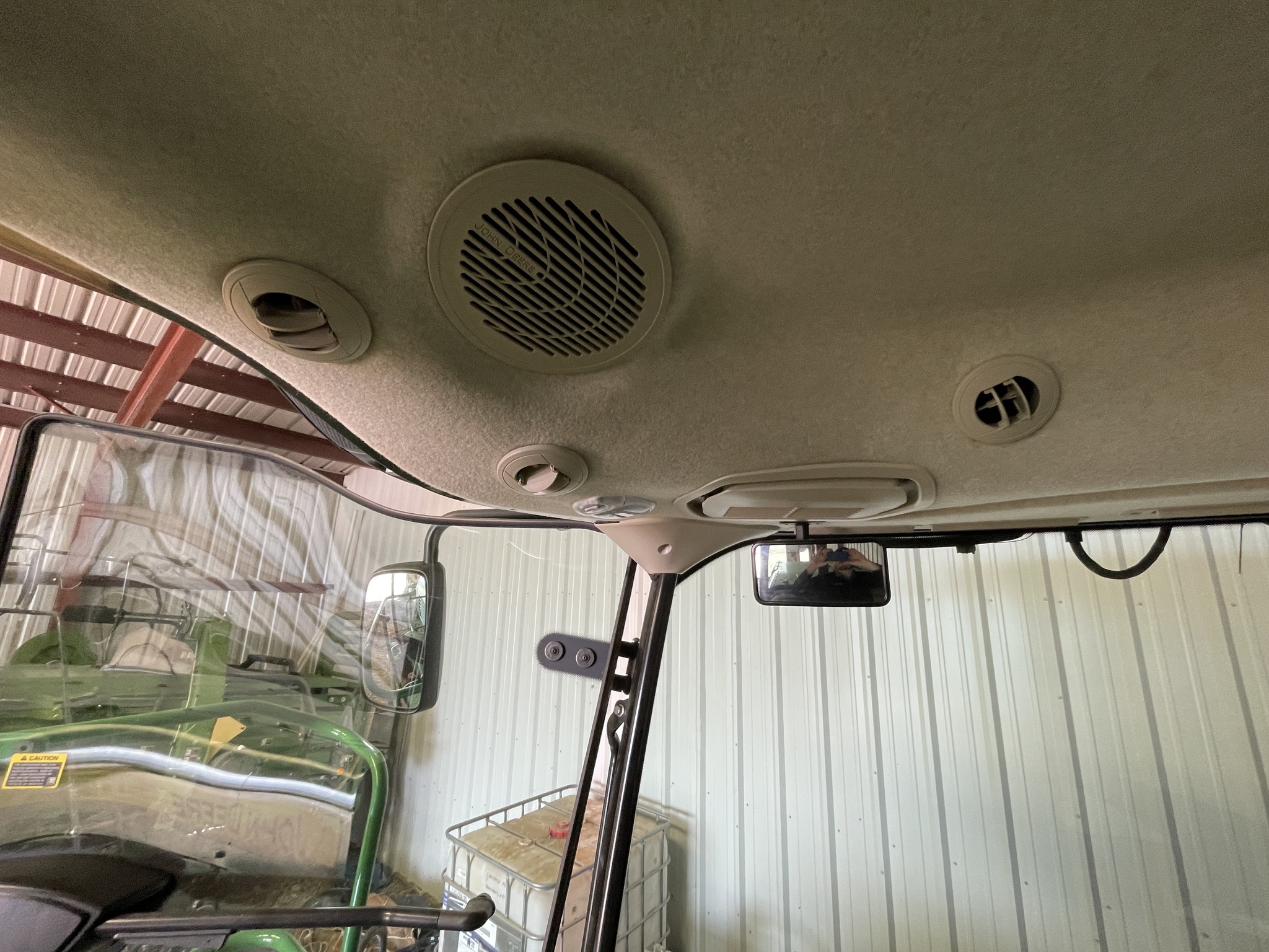 2019 John Deere W235 Image 18