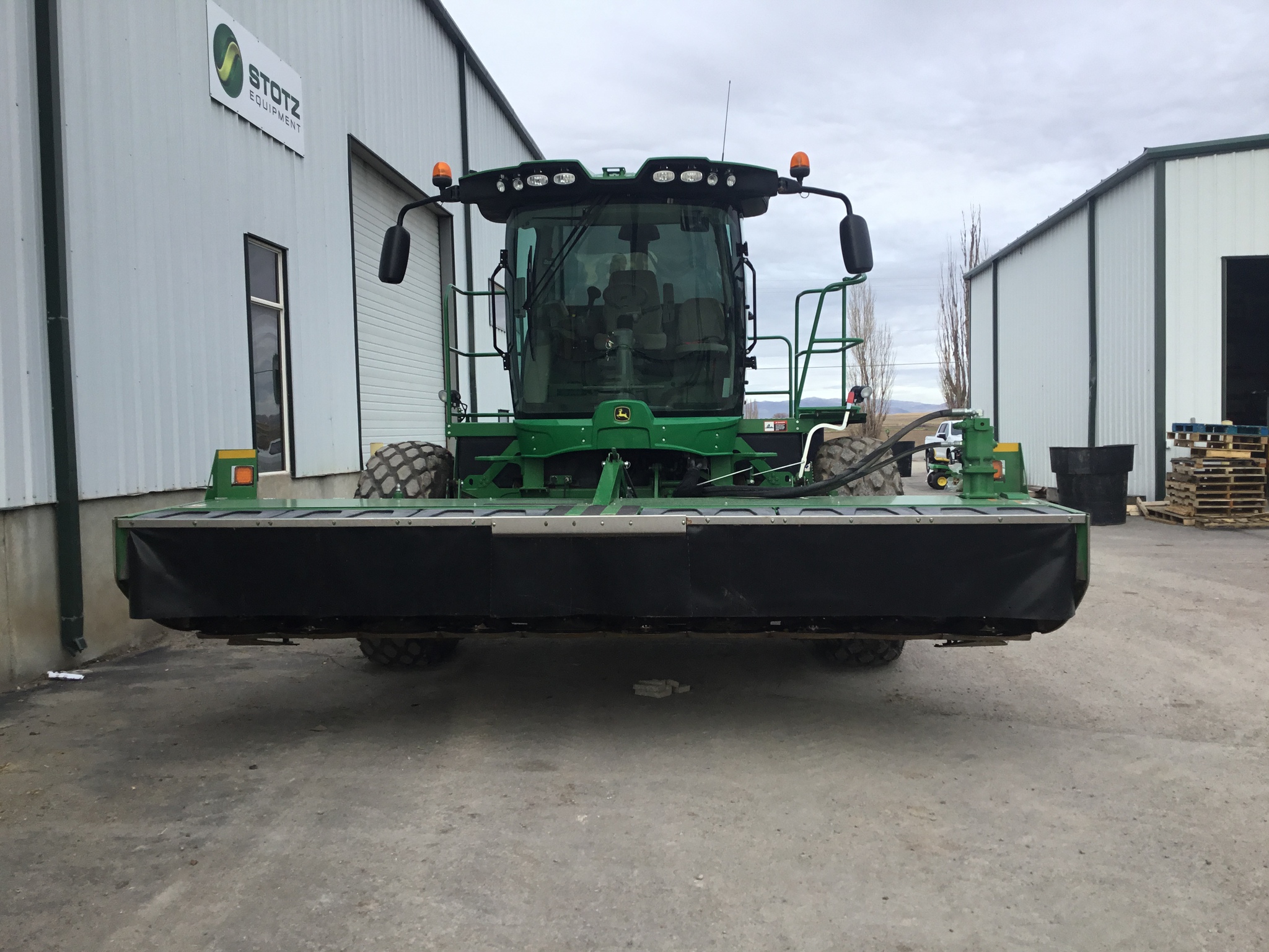 2019 John Deere W235 Image 11